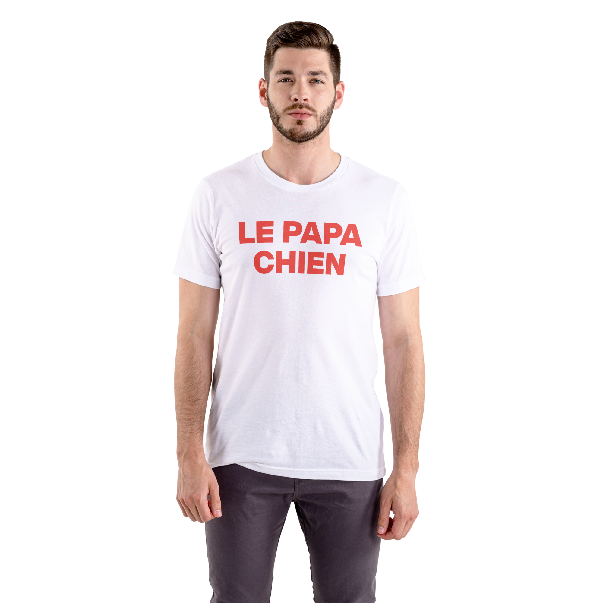 Man wearing a white t-shirt with red text 'LE PAPA CHIEN' on a white background